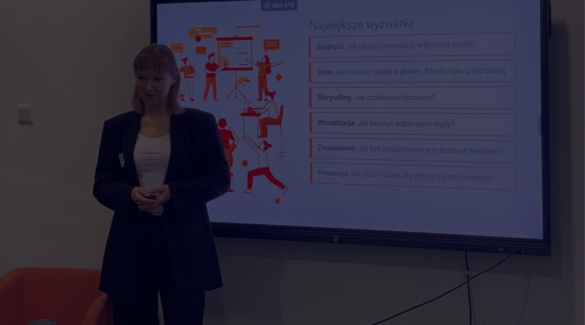 Anna Kałdonek prowadząca warsztaty grupowe