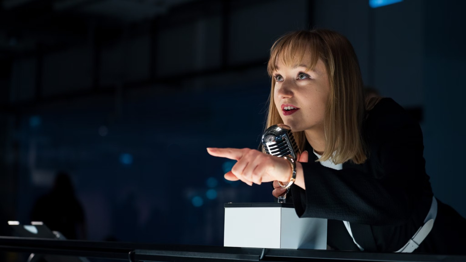 Anna Kałdonek przy mikrofonie